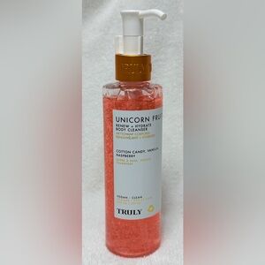 TRULY Unicorn Fruit Renewing Body Cleanser - 8 oz
